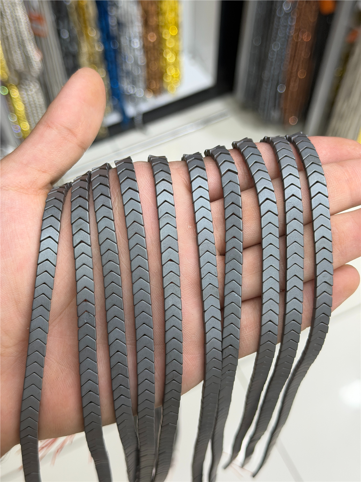 Hematit Taşı Çavuş Kesim Mat Gri 6x3mm Doğal Taş Dizi