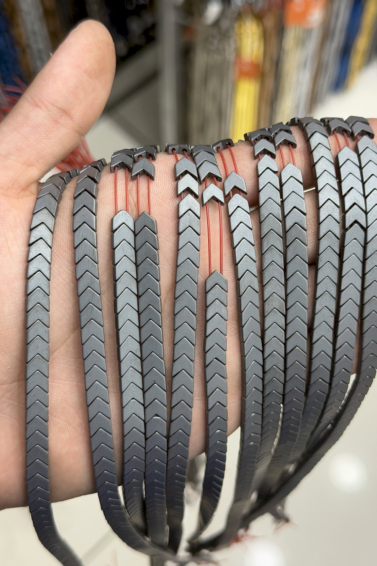 Hematit Taşı Çavuş Kesim Mat Gri 6x3mm Doğal Taş Dizi