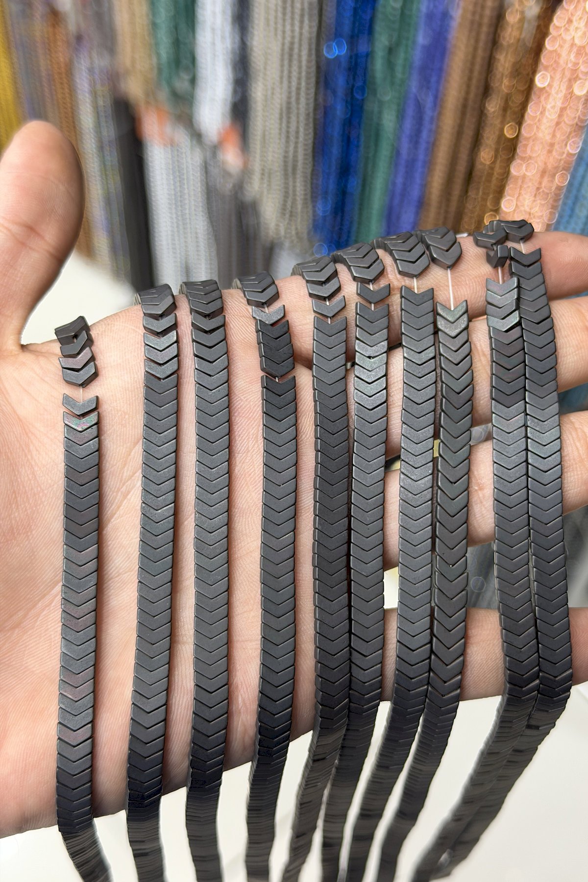 Hematit Taşı Çavuş Kesim Mat Siyah 6x2mm Doğal Taş Dizi
