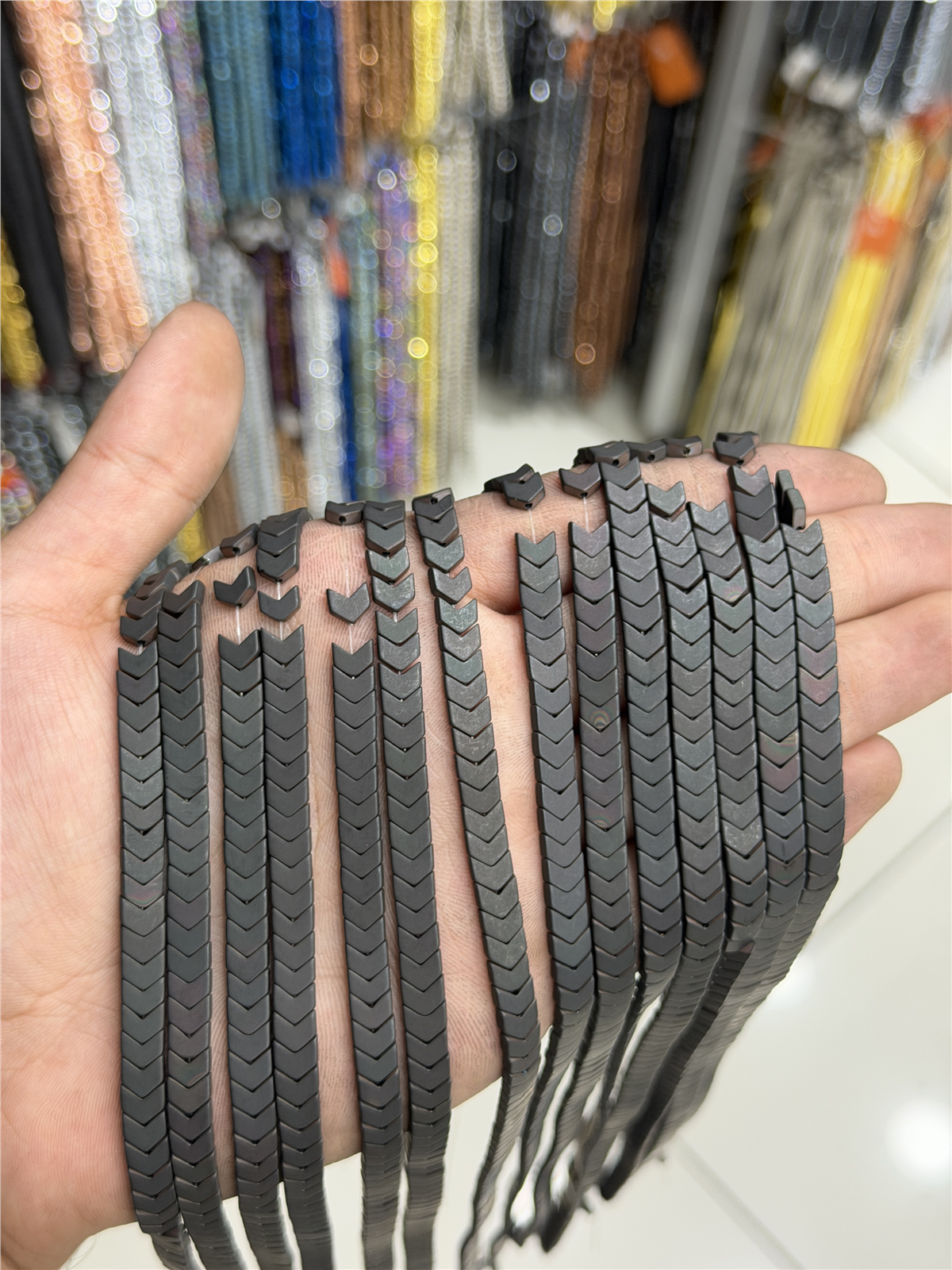 Hematit Taşı Çavuş Kesim Mat Siyah 6x3mm Doğal Taş Dizi