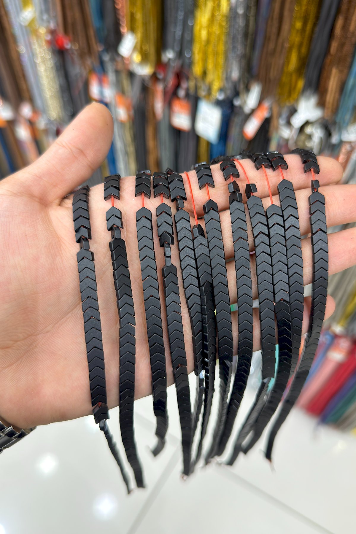Hematit Taşı Çavuş Kesim Mat Siyah 6x3mm Doğal Taş Dizi