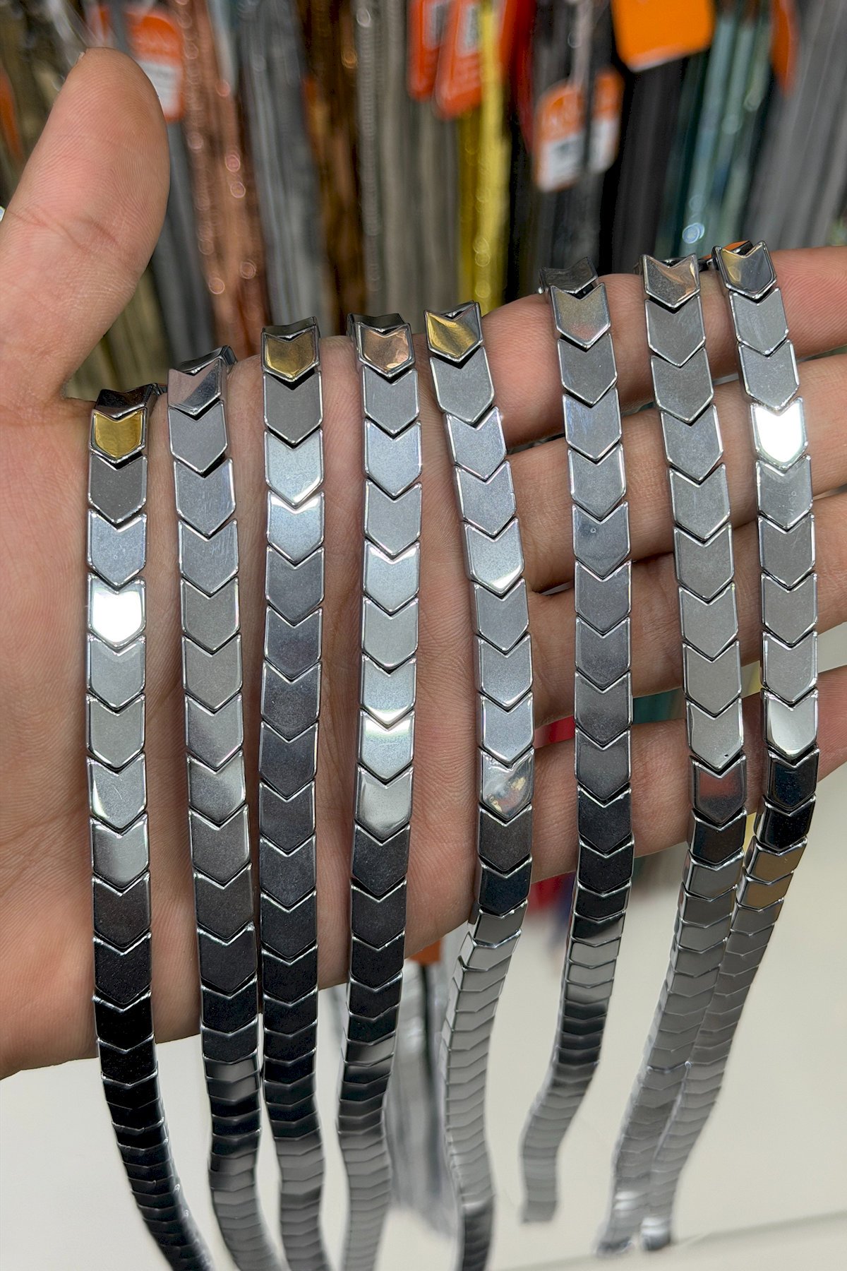 Hematit Taşı Çavuş Kesim Parlak Füme 8x8mm Doğal Taş Dizi
