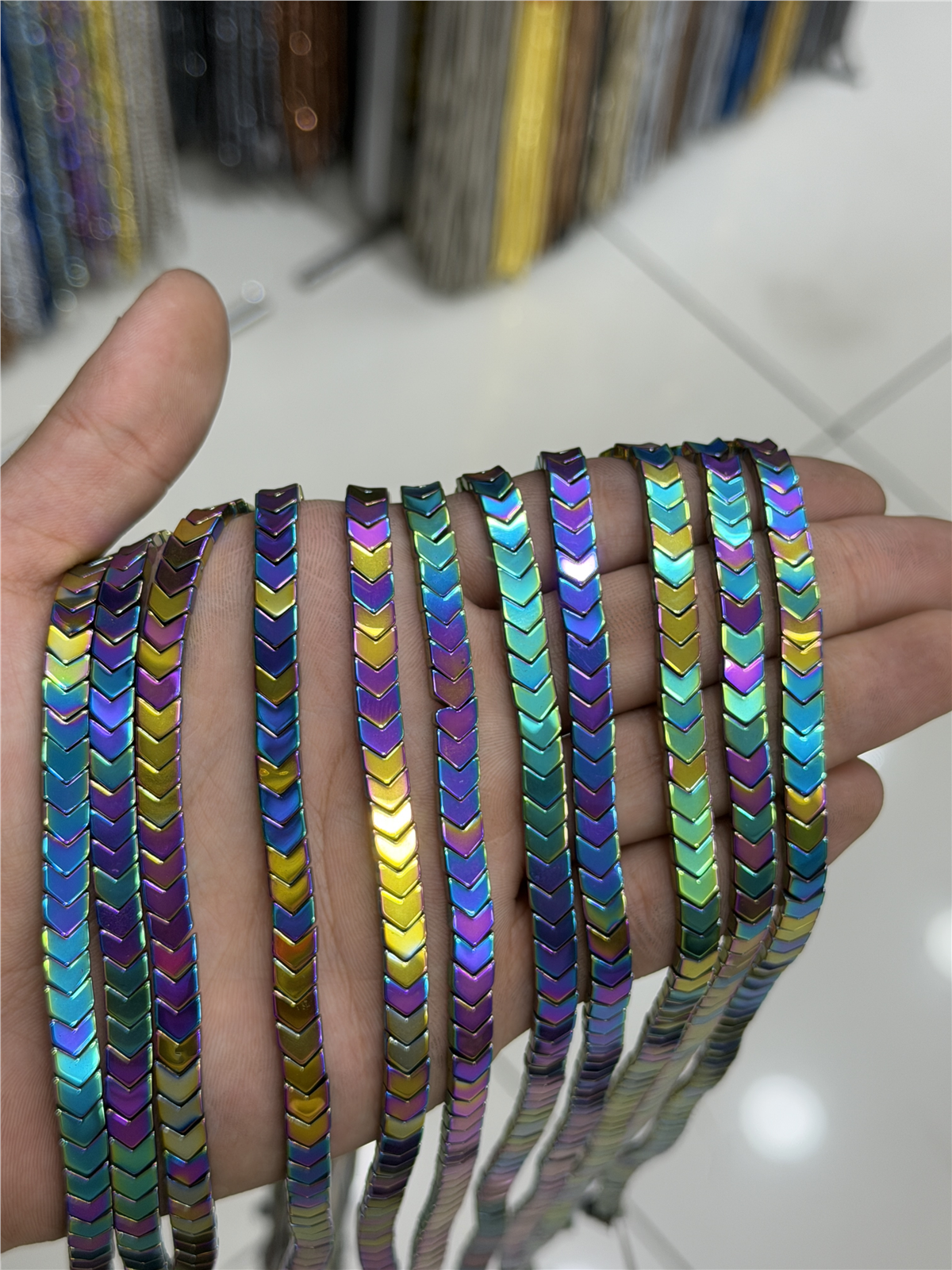 Hematit Taşı Çavuş Kesim Parlak Gökkuşağı 6x3mm Doğal Taş Dizi