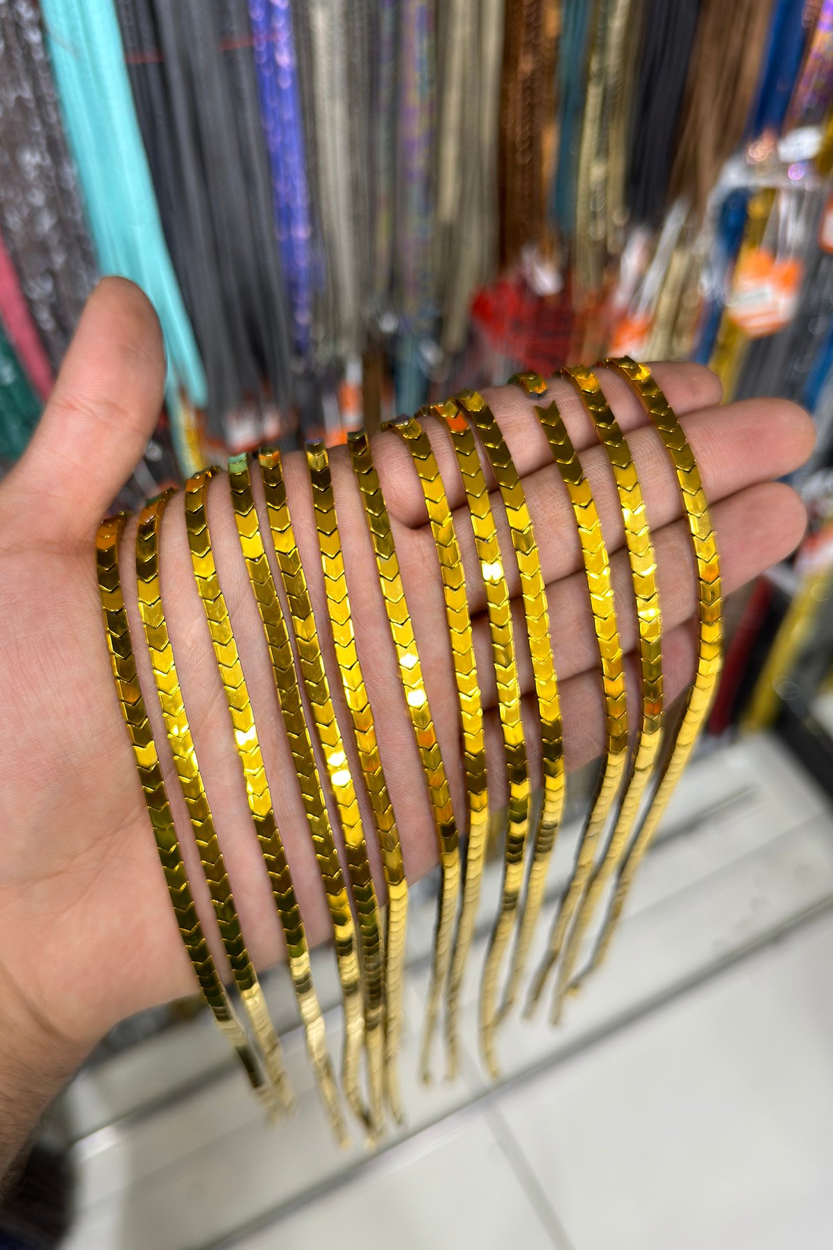 Hematit Taşı Çavuş Kesim Parlak Gold 4x4mm Doğal Taş Dizi