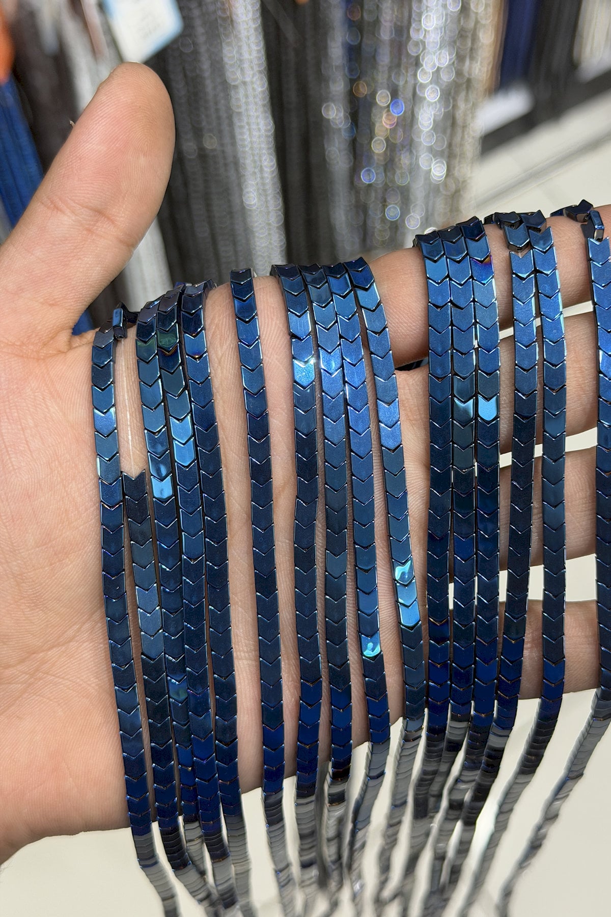 Hematit Taşı Çavuş Kesim Parlak Mavi 4x4mm Doğal Taş Dizi