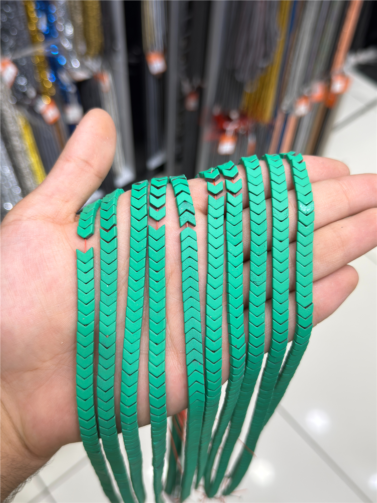 Hematit Taşı Çavuş Kesim Yeşil 6x3mm Doğal Taş Dizi