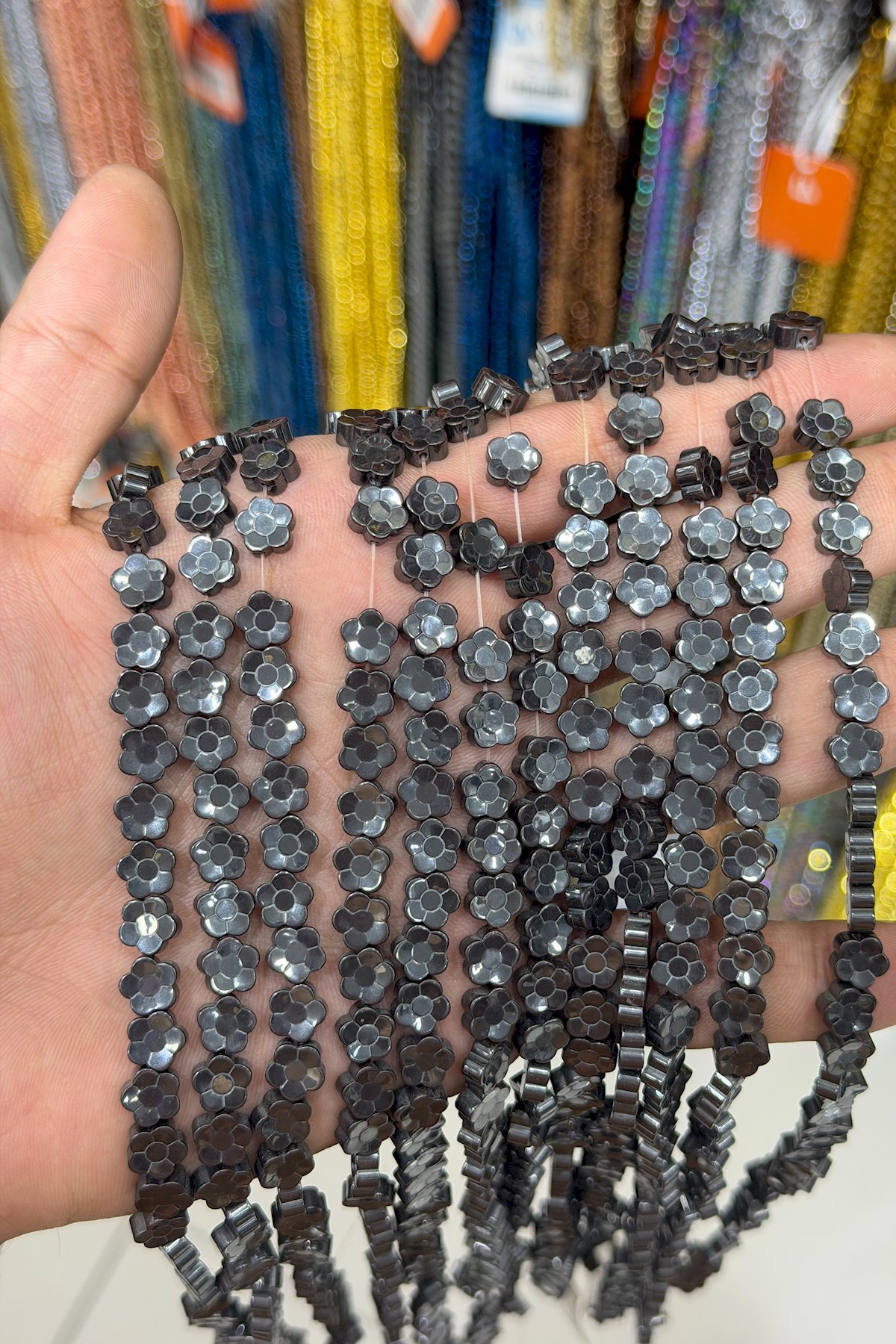 Hematit Taşı Çiçek Kesim Parlak Füme 8mm Doğal Taş Dizi