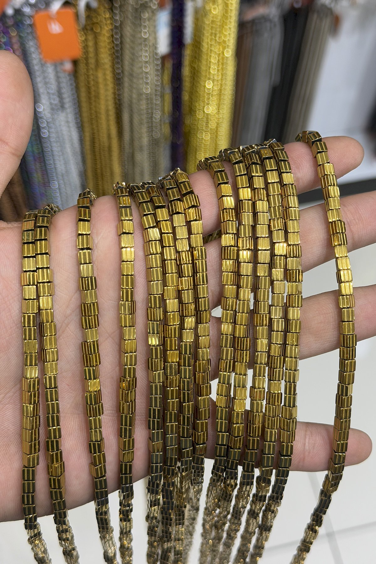 Hematit Taşı Çizgili Kesim Parlak Gold 4x4mm Doğal Taş Dizi