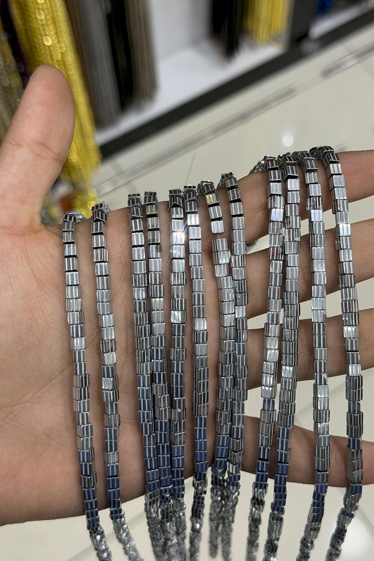 Hematit Taşı Çizgili Kesim Parlak Gümüş 4x4mm Doğal Taş Dizi