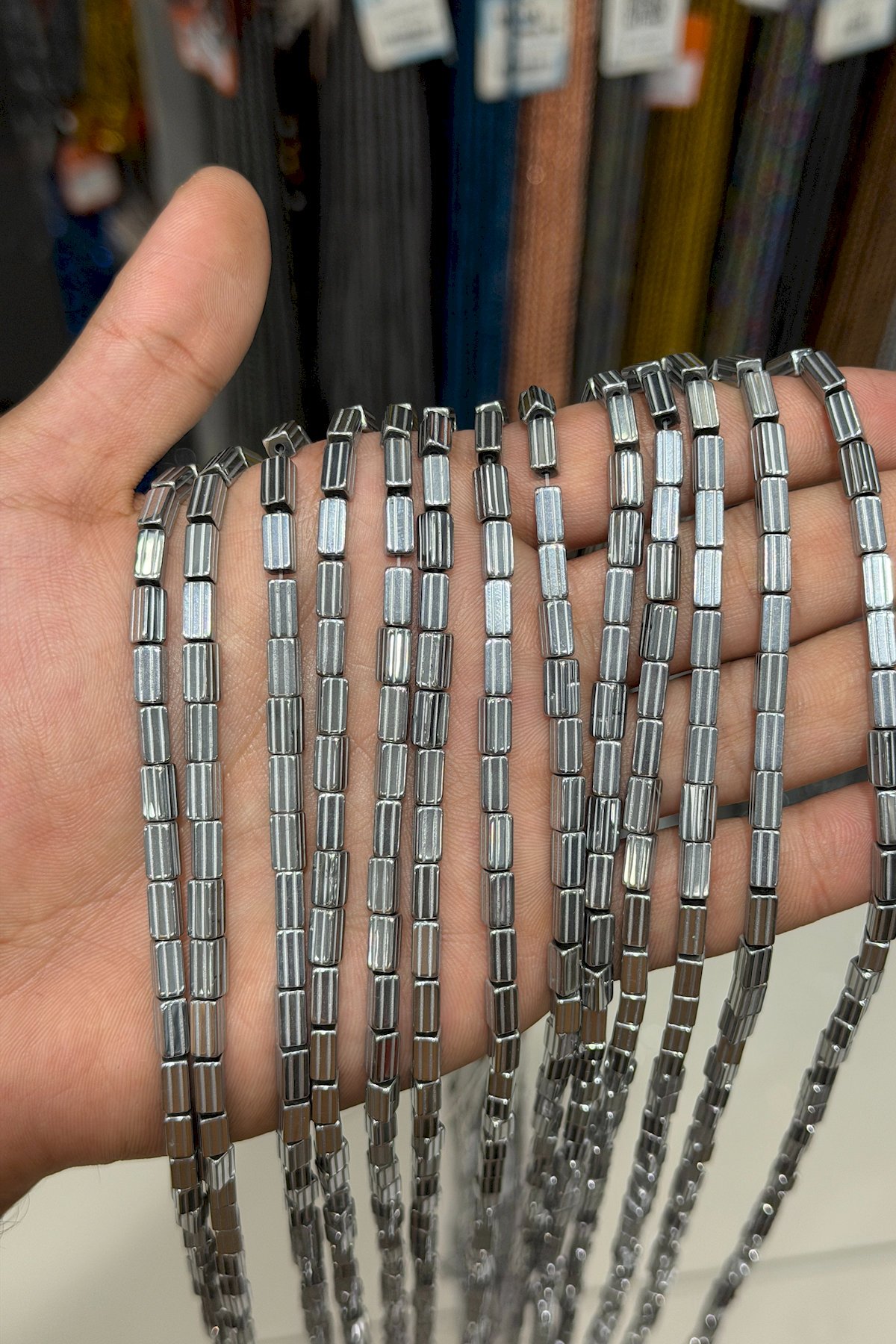 Hematit Taşı Çizgili Kesim Parlak Gümüş 4x8mm Doğal Taş Dizi