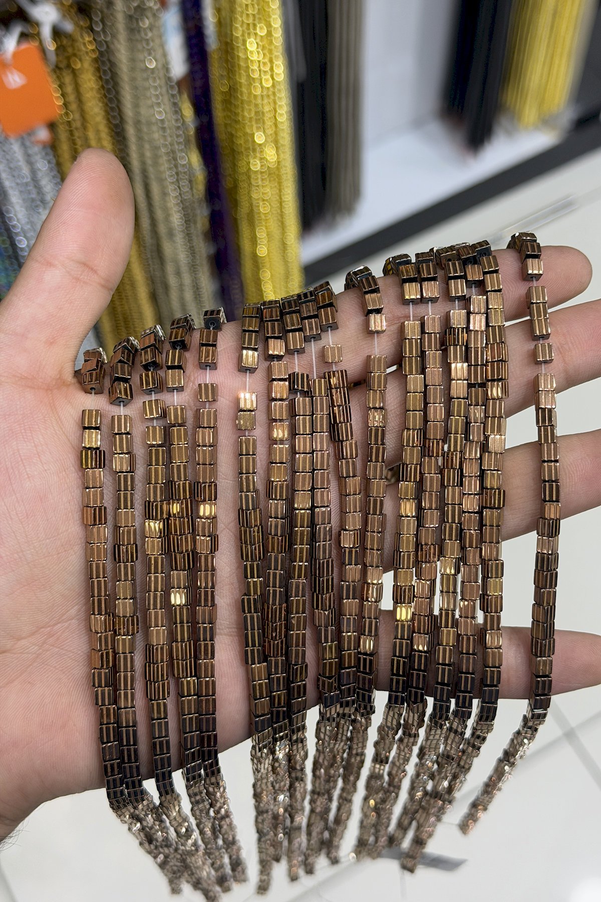 Hematit Taşı Çizgili Kesim Parlak Kahverengi 4x4mm Doğal Taş Dizi