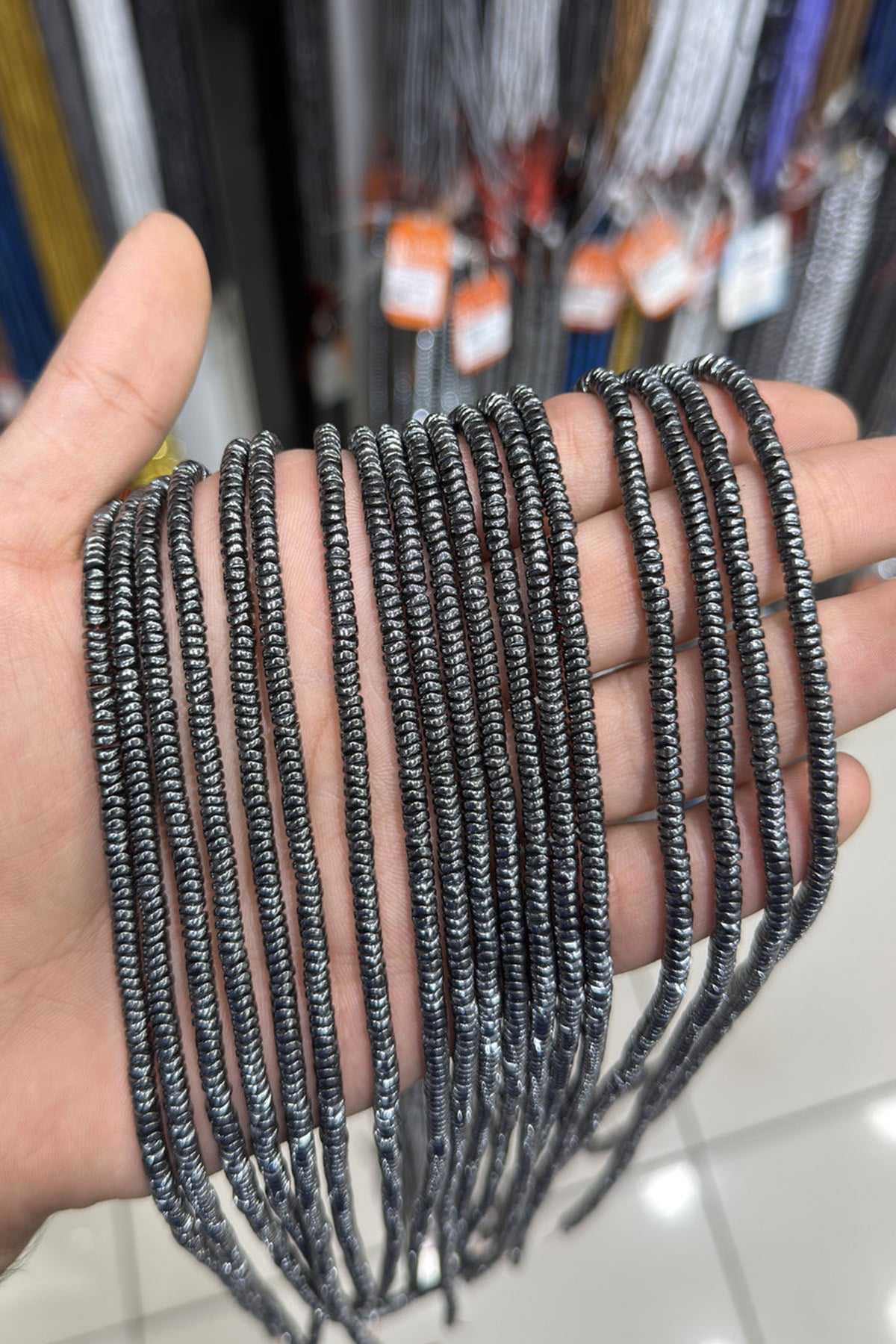 Hematit Taşı Dalgalı Kesim Parlak Füme 4x1mm Doğal Taş Dizi