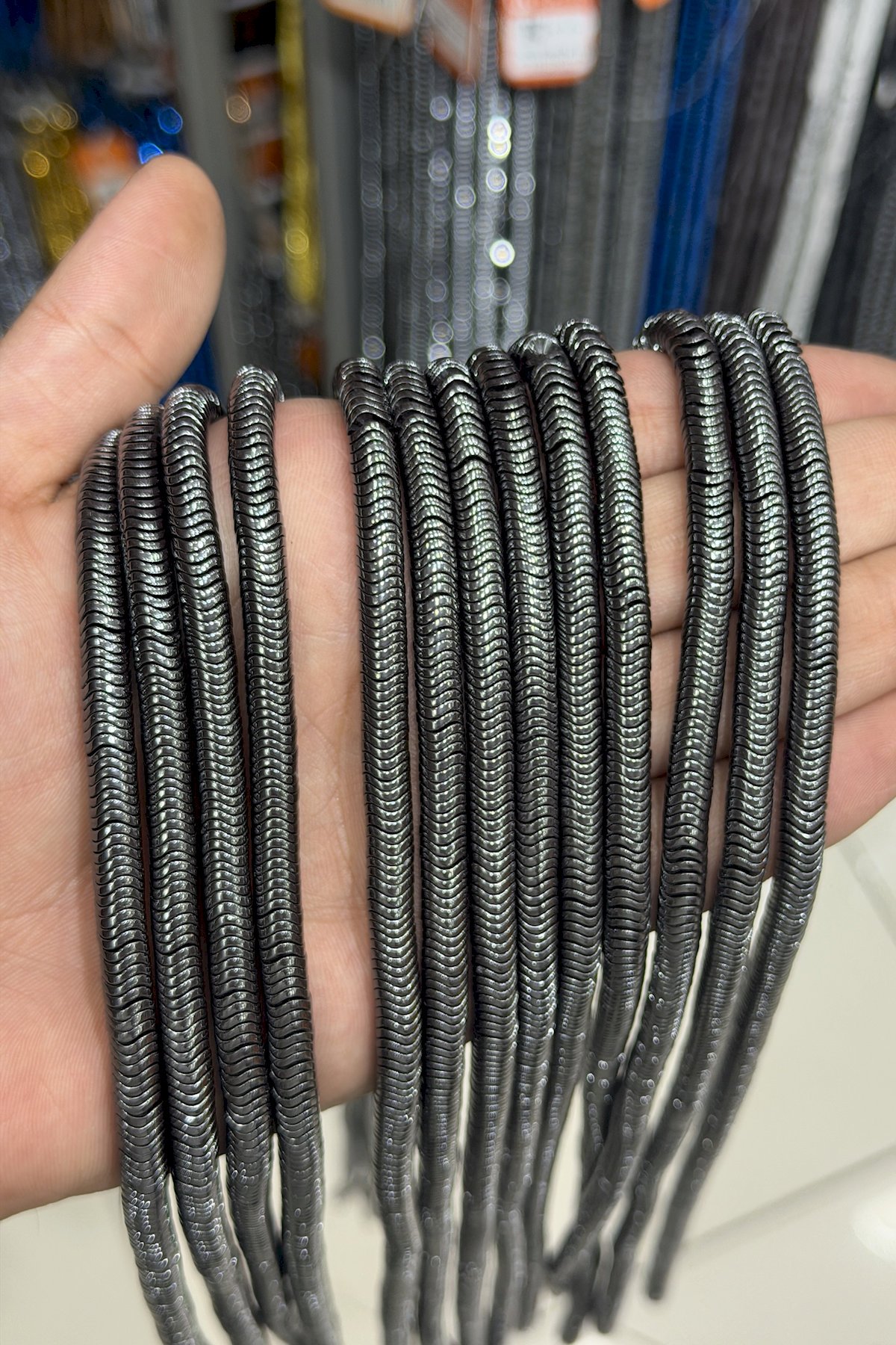 Hematit Taşı Dalgalı Kesim Parlak Füme 6x1mm Doğal Taş Dizi