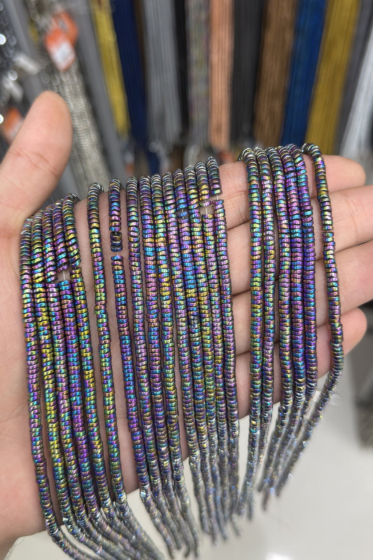 Hematit Taşı Dalgalı Kesim Parlak Gökkuşağı 4x1mm Doğal Taş Dizi