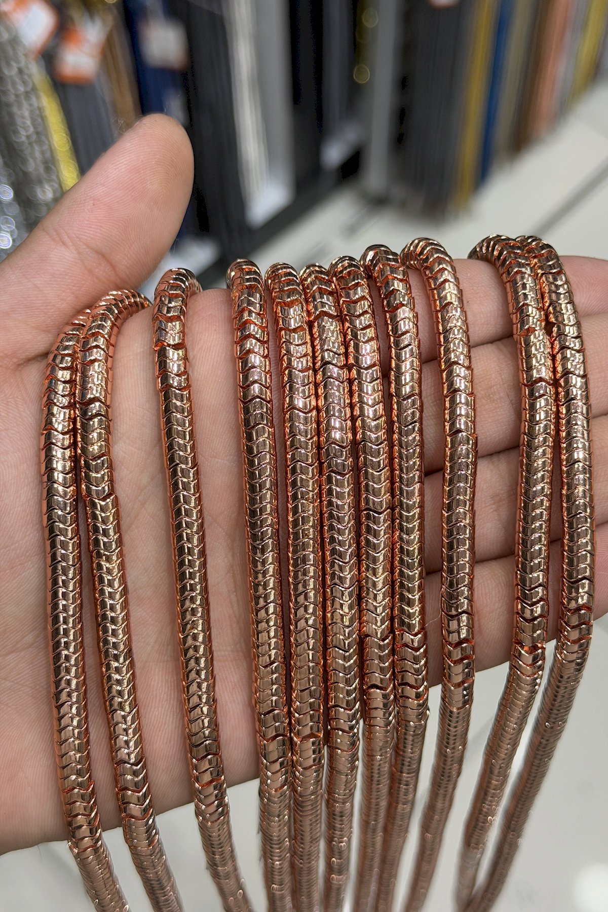 Hematit Taşı Dalgalı Kesim Parlak Roz 6x2mm Doğal Taş Dizi