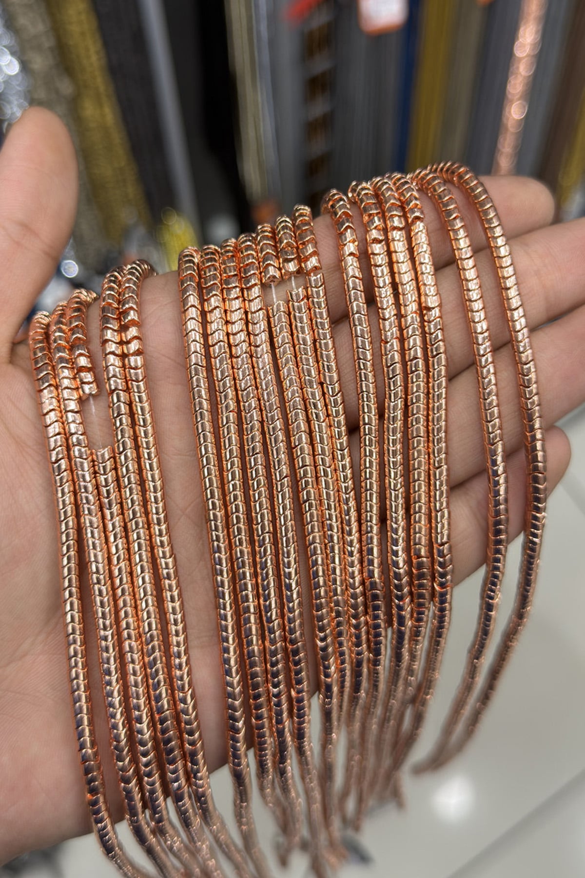 Hematit Taşı Dalgalı Kesim Parlak Roz 4x2mm Doğal Taş Dizi