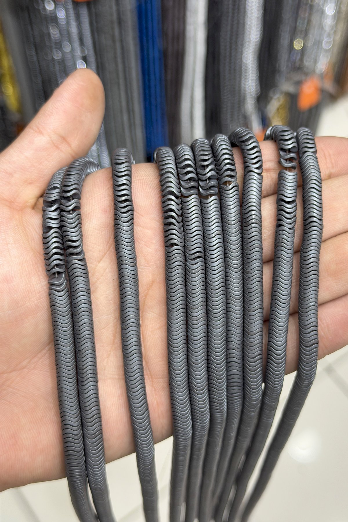 Hematit Taşı Dalgalı Rondela Kesim Mat Gri 6x1mm Doğal Taş Dizi