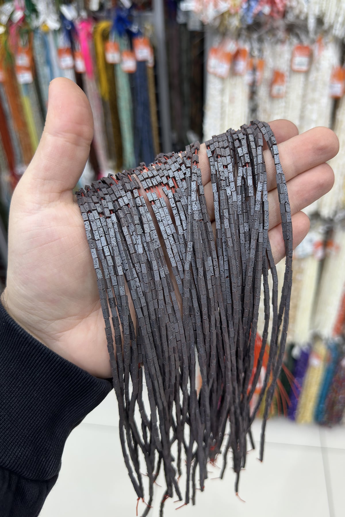 Hematit Taşı Dikdörtgen Kesim Mat Gri 2x4mm Doğal Taş Dizi