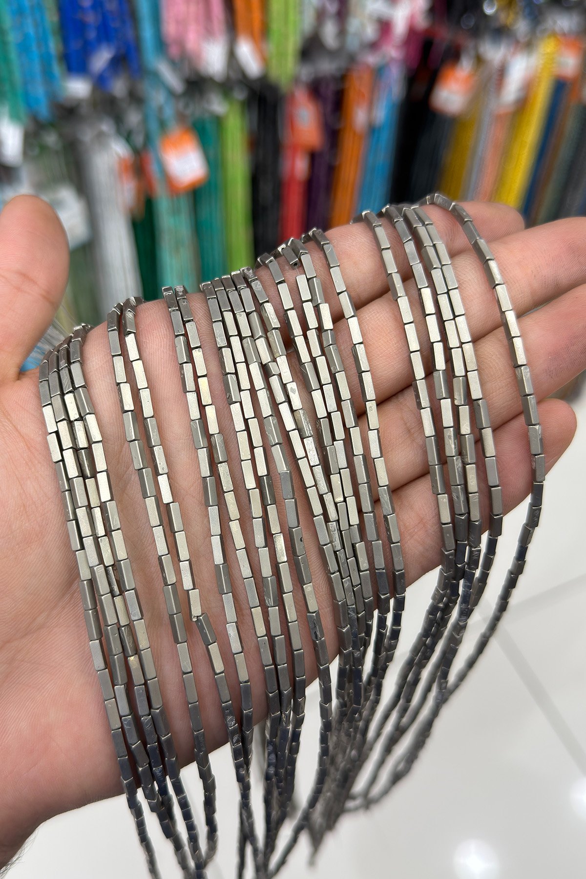 Hematit Taşı Dikdörtgen Kesim 2x6mm- Mat Titanyum Doğal Taş Dizi