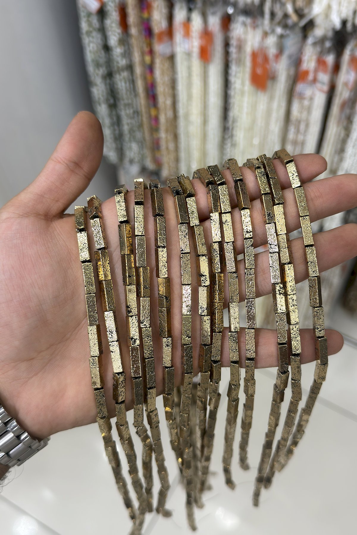 Hematit Taşı Dikdörtgen Kesim 4x13mm- Doğal Taş Dizi