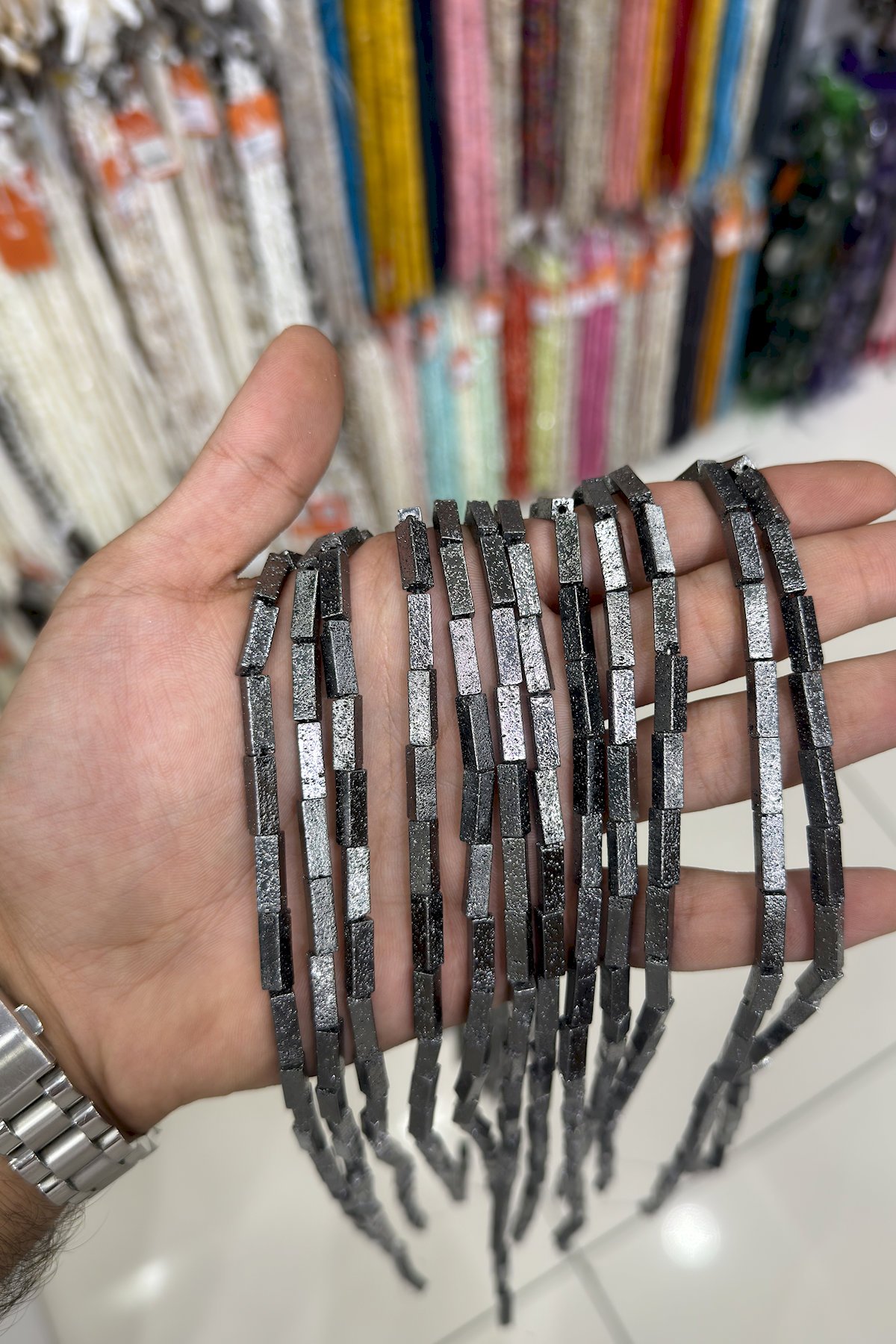 Hematit Taşı Dikdörtgen Kesim 4x13mm-Pütürlü Füme Doğal Taş Dizi