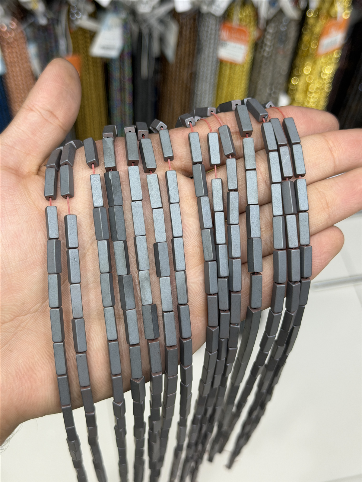 Hematit Taşı Dikdörtgen Kesim Mat Gri 4x13mm Doğal Taş Dizi