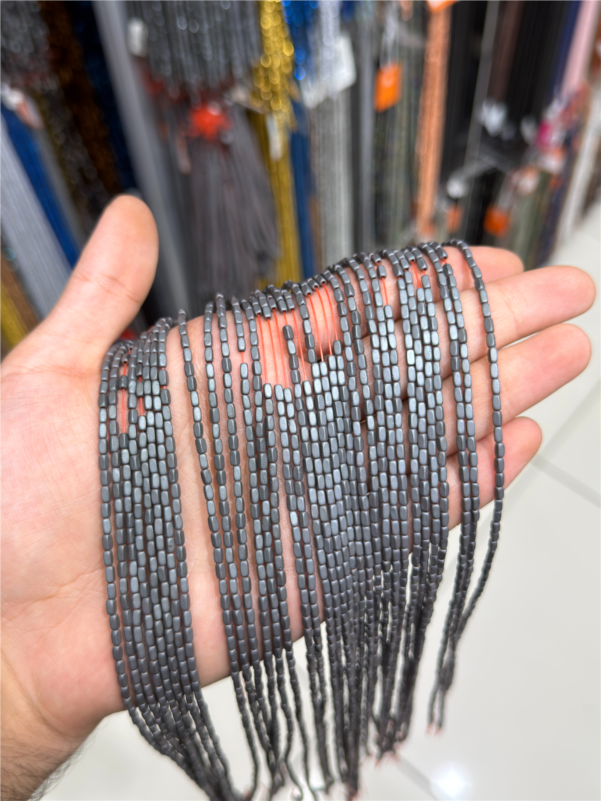 Hematit Taşı Dikdörtgen Kesim Mat Gri 2x4mm Doğal Taş Dizi
