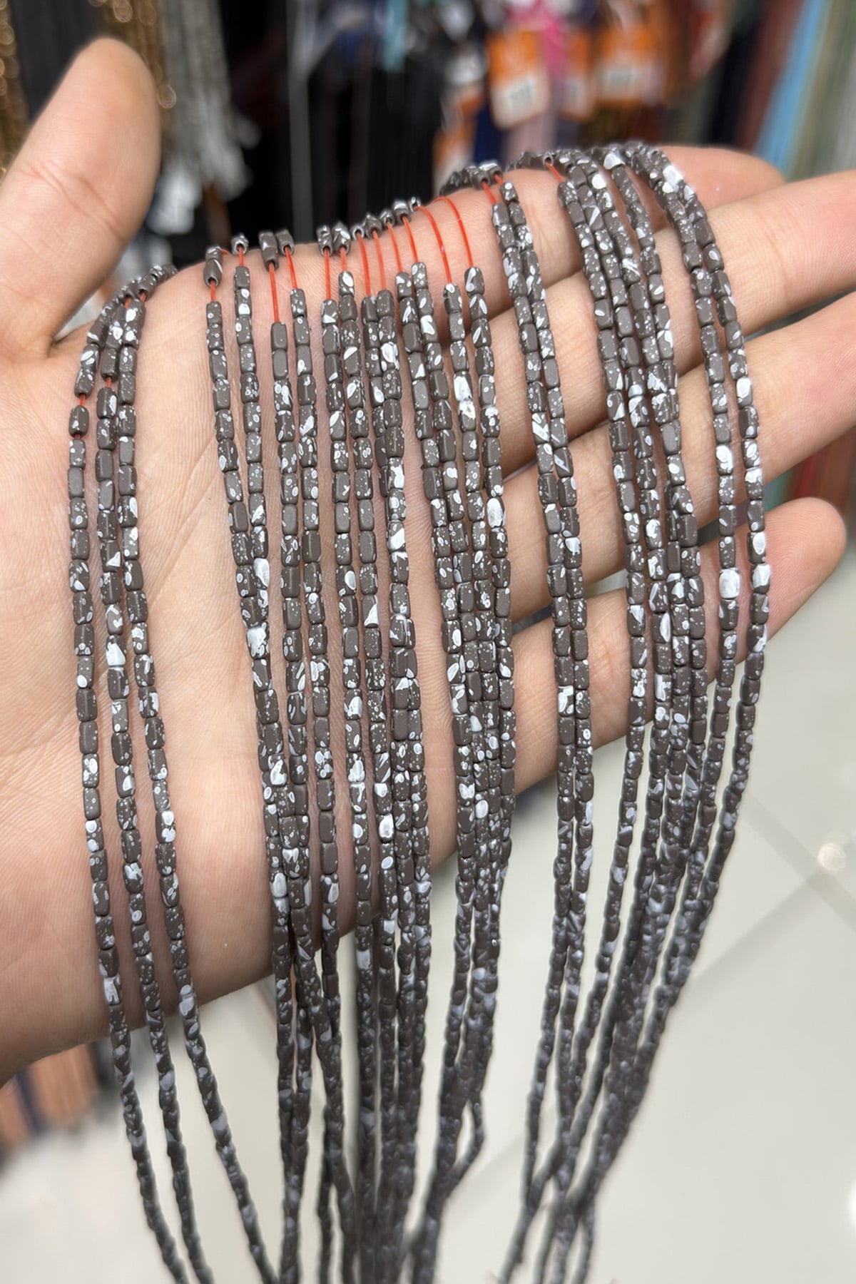 Hematit Taşı Dikdörtgen Kesim Mat Gri 2x4mm Doğal Taş Dizi