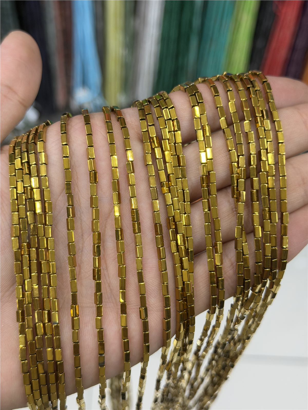 Hematit Taşı Dikdörtgen Kesim Parlak Gold 2x4mm Doğal Taş Dizi