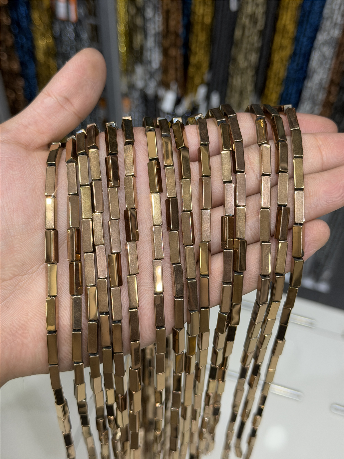 Hematit Taşı Dikdörtgen Kesim Parlak Kahverengi 4x13mm Doğal Taş Dizi