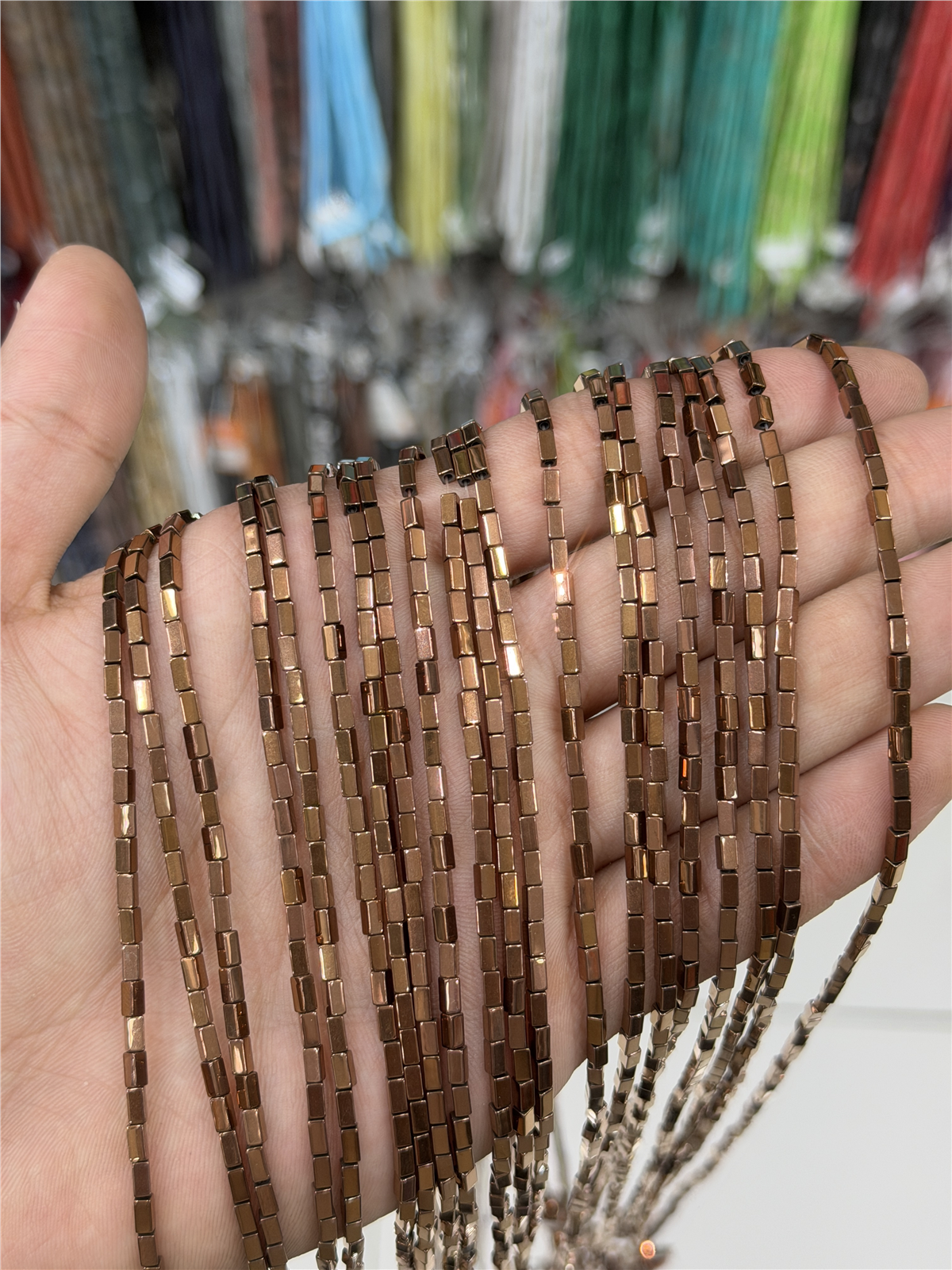 Hematit Taşı Dikdörtgen Kesim Parlak Kahverengi 2x4mm Doğal Taş Dizi