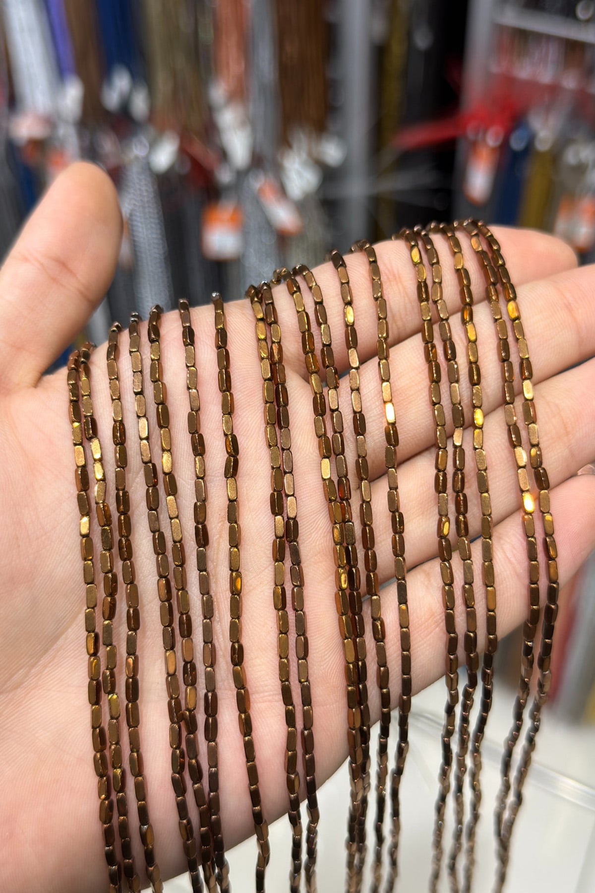 Hematit Taşı Dikdörtgen Kesim Parlak Kahverengi 2x4mm Doğal Taş Dizi