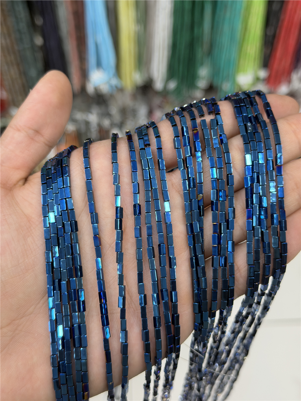 Hematit Taşı Dikdörtgen Kesim Parlak Mavi 2x4mm Doğal Taş Dizi