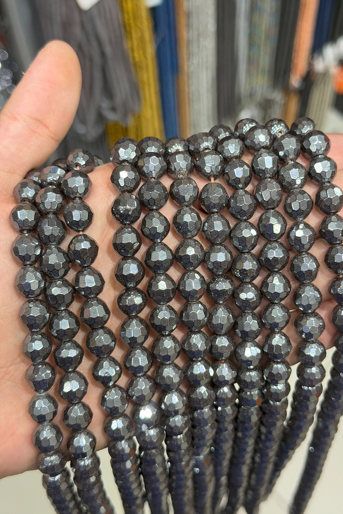 Hematit Taşı Küre Kesim Parlak Füme 10mm Doğal Taş Dizi