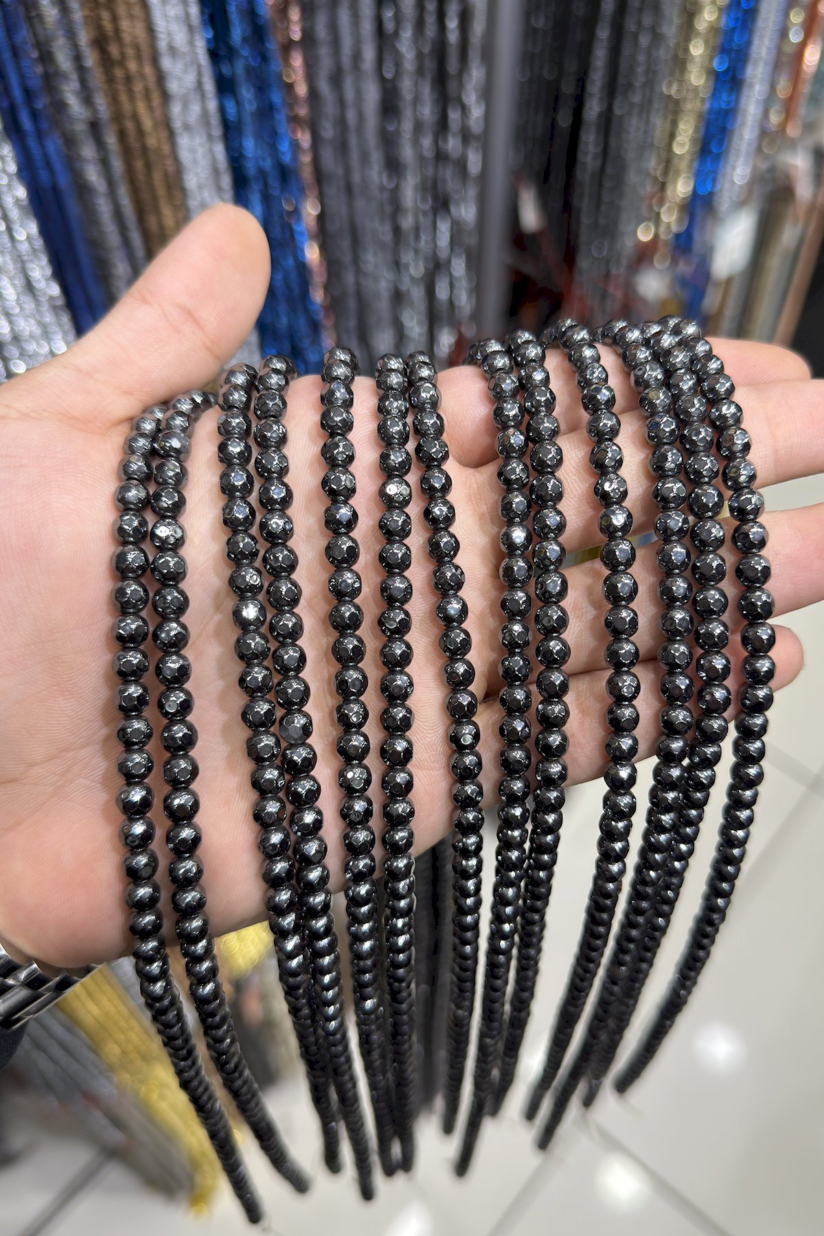 Hematit Taşı Faset Kesim Parlak Füme 6mm Doğal Taş Dizi