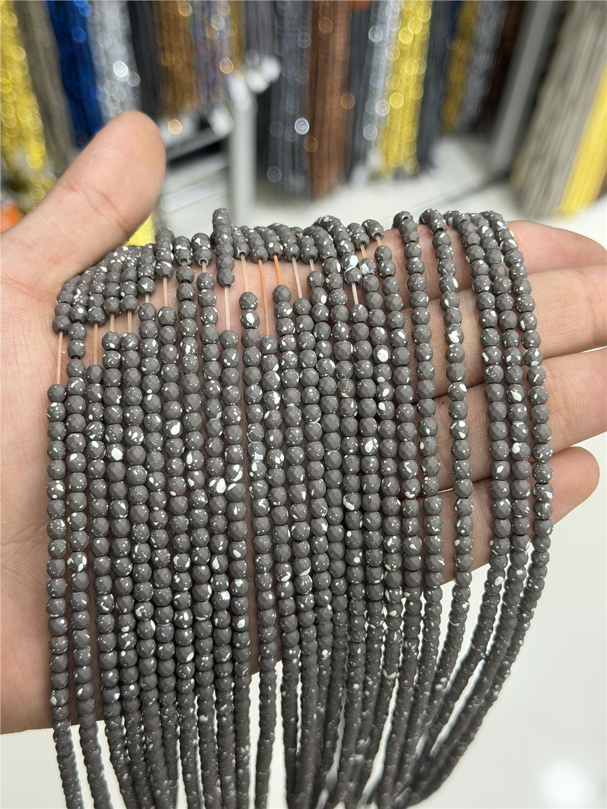 Hematit Taşı Faset Küre Kesim Mat Gri 4mm Doğal Taş Dizi