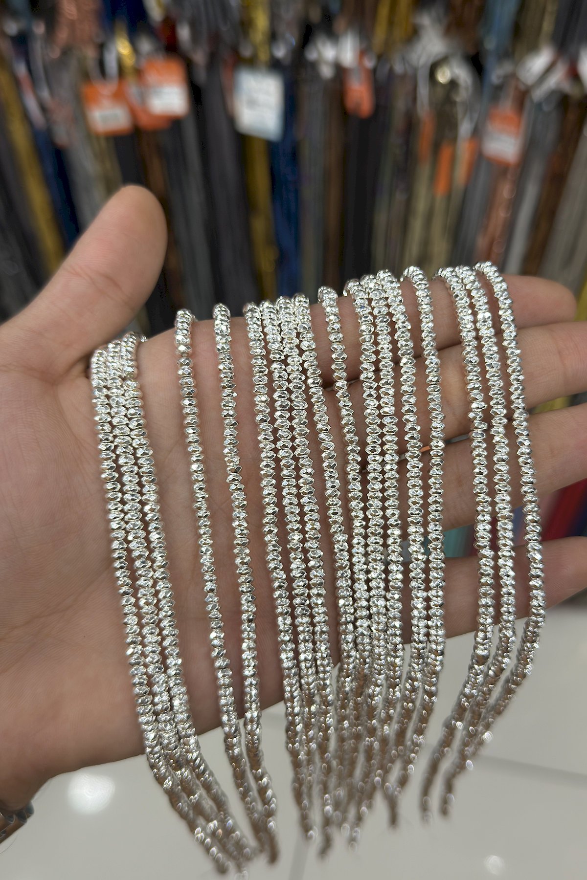 Hematit Taşı Fasetli Kesim Parlak Füme 4x2mm Doğal Taş Dizi