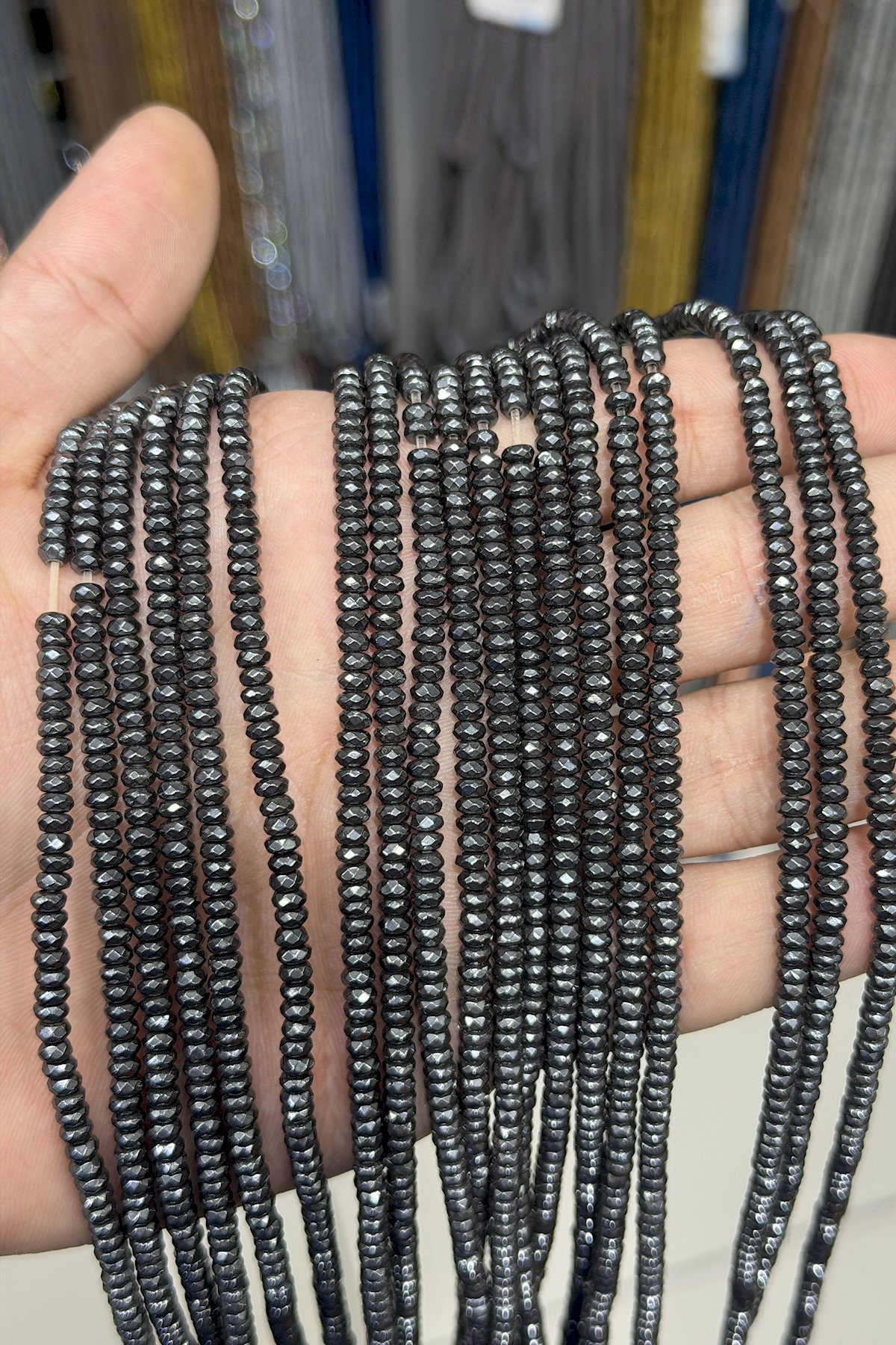 Hematit Taşı Fasetli Kesim Parlak Füme 4x2mm Doğal Taş Dizi
