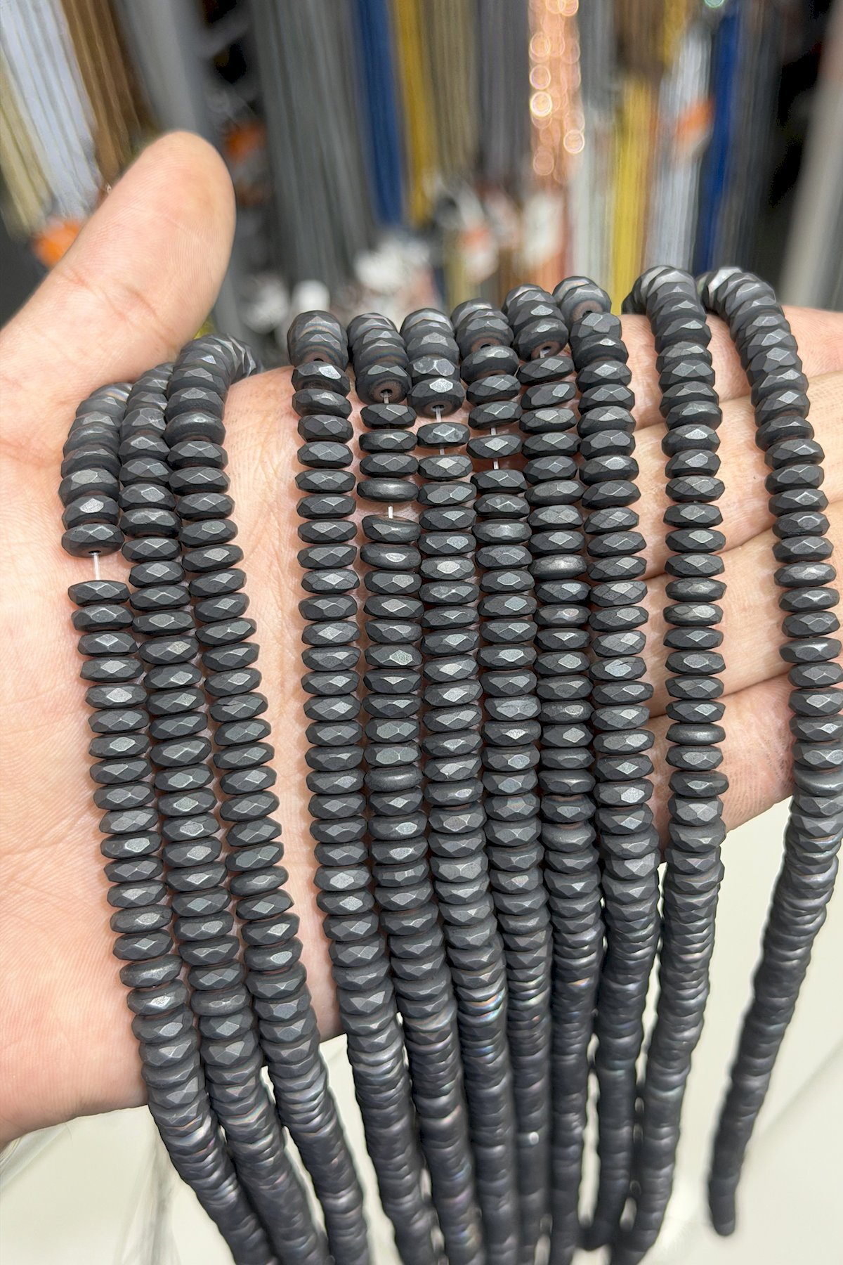 Hematit Taşı Fasetli Rondela Kesim Mat Siyah 8x3mm Doğal Taş Dizi