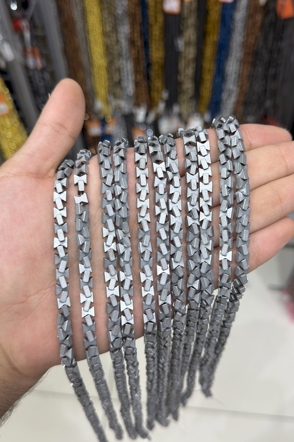 Hematit Taşı Fiyonk Kesim Mat Açık Gri 6x6mm Doğal Taş Dizi
