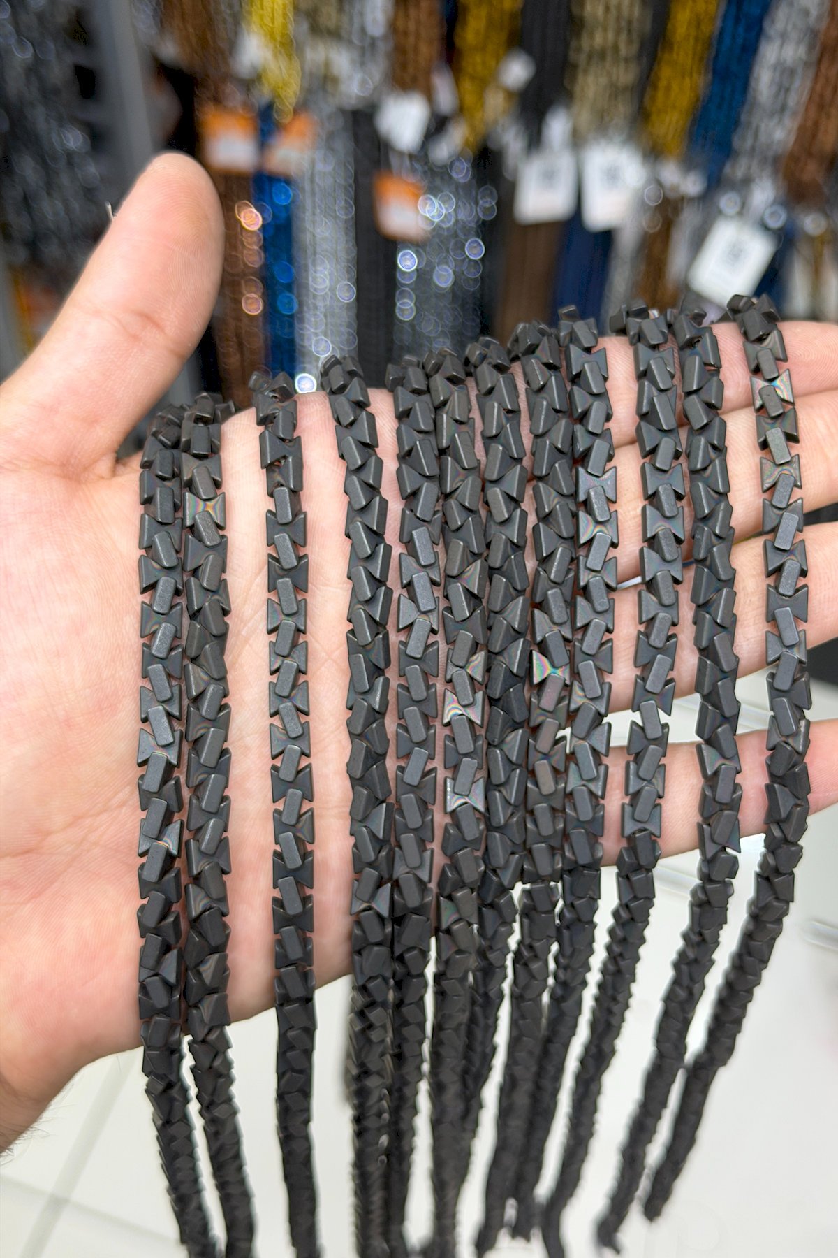 Hematit Taşı Fiyonk Kesim Mat Siyah 6x6mm Doğal Taş Dizi