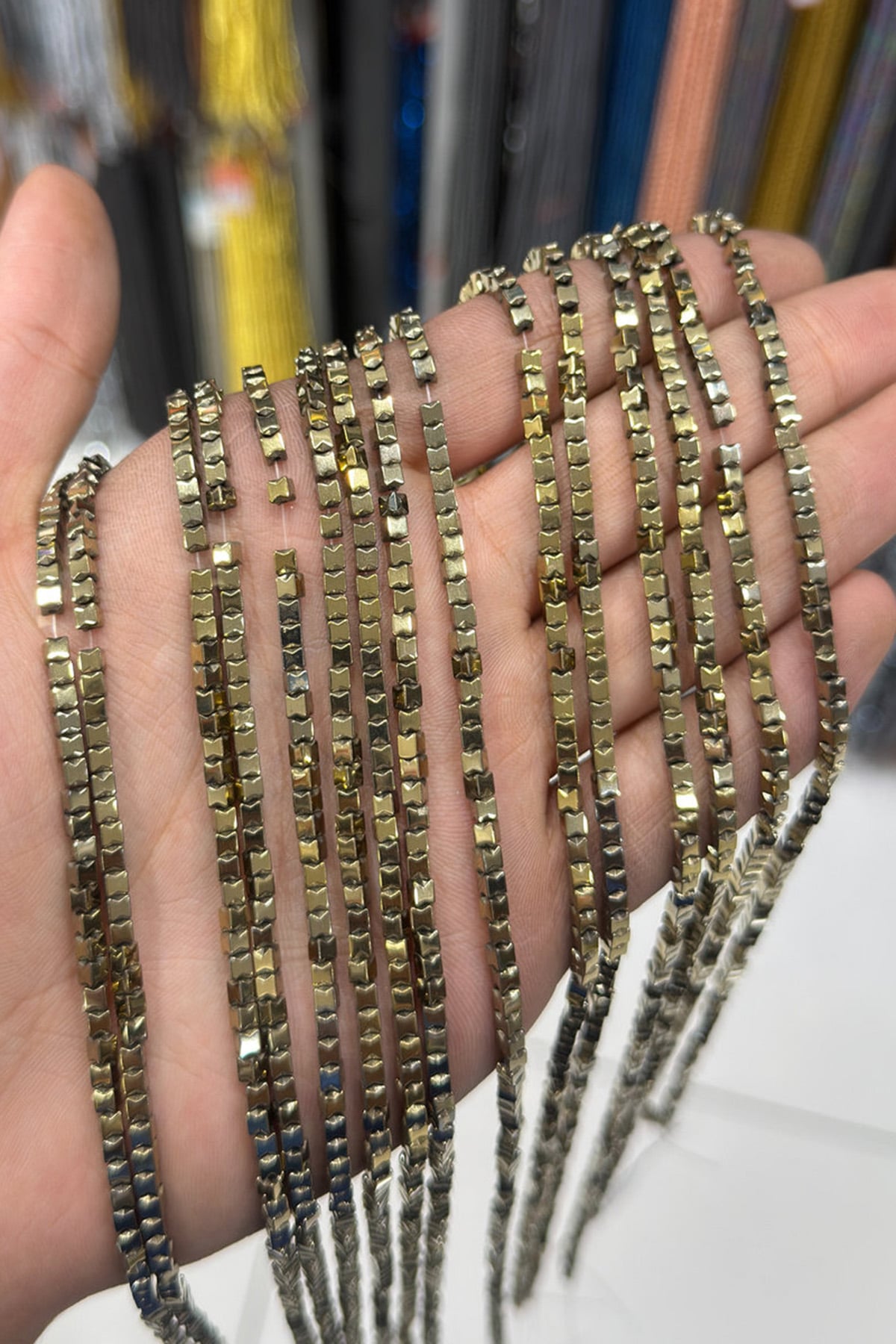 Hematit Taşı Fiyonk Kesim Parlak Antik Sarı 3x3mm Doğal Taş Dizi