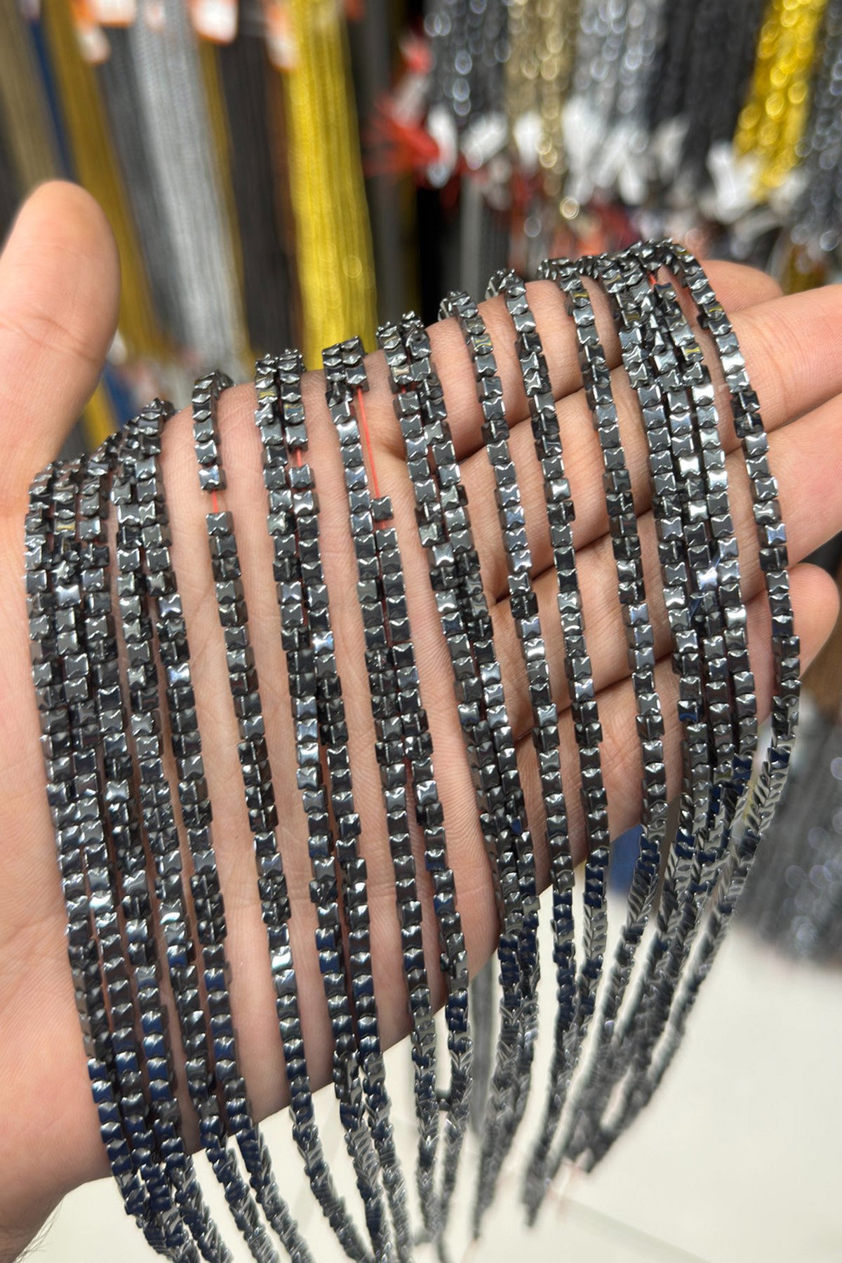 Hematit Taşı Fiyonk Kesim Parlak Füme 3x3mm Doğal Taş Dizi