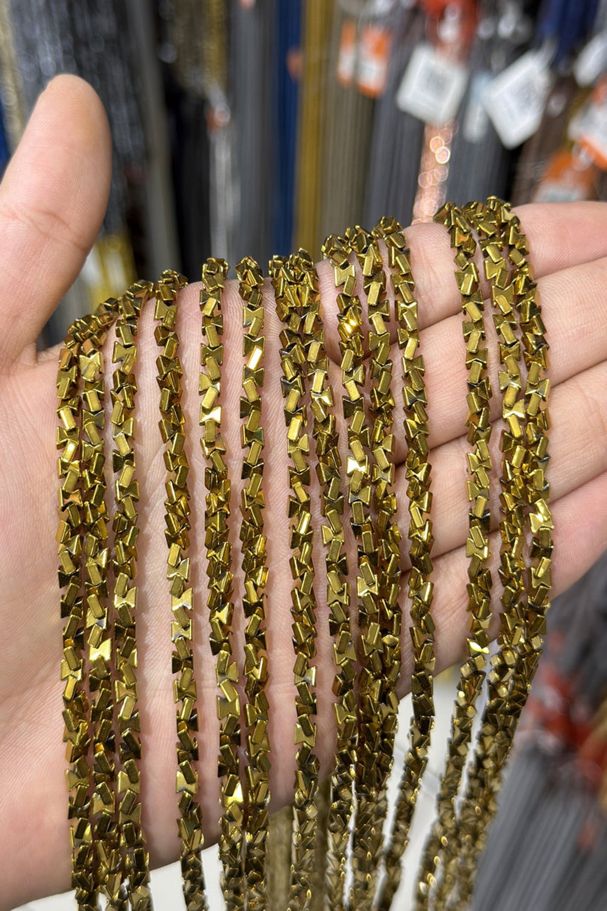 Hematit Taşı Fiyonk Kesim Parlak Gold 4x4mm Doğal Taş Dizi