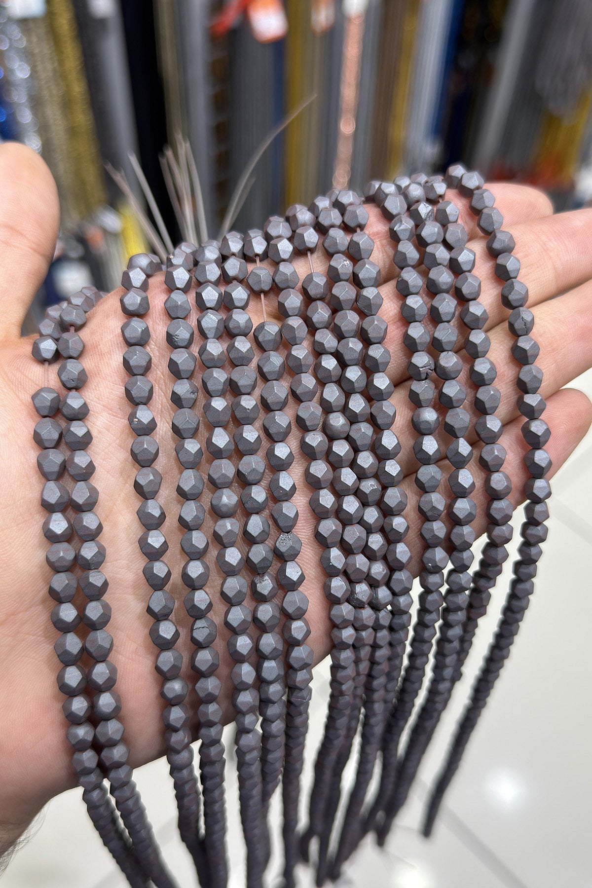 Hematit Taşı Hegzagonal Kesim Mat Gri 6mm Doğal Taş Dizi