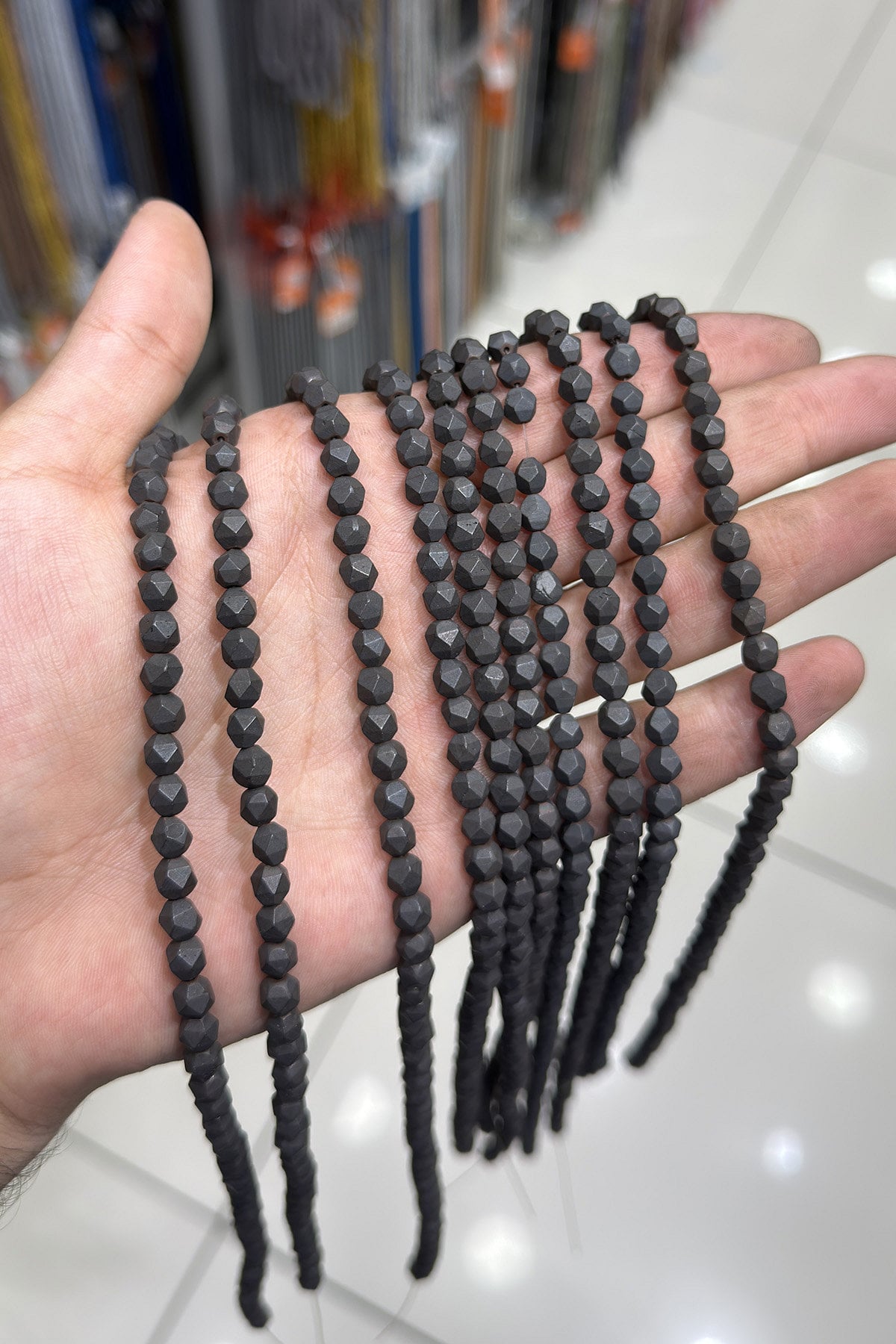 Hematit Taşı Hegzagonal Kesim Mat Siyah 6mm Doğal Taş Dizi