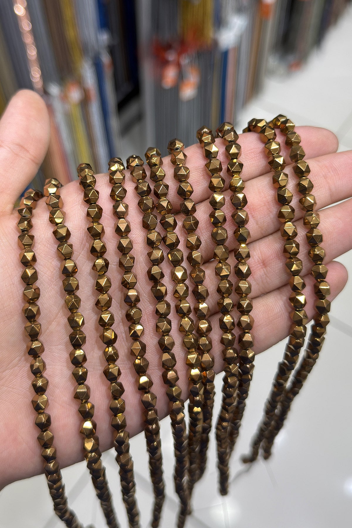 Hematit Taşı Hegzagonal Kesim Parlak Kahverengi 6mm Doğal Taş Dizi