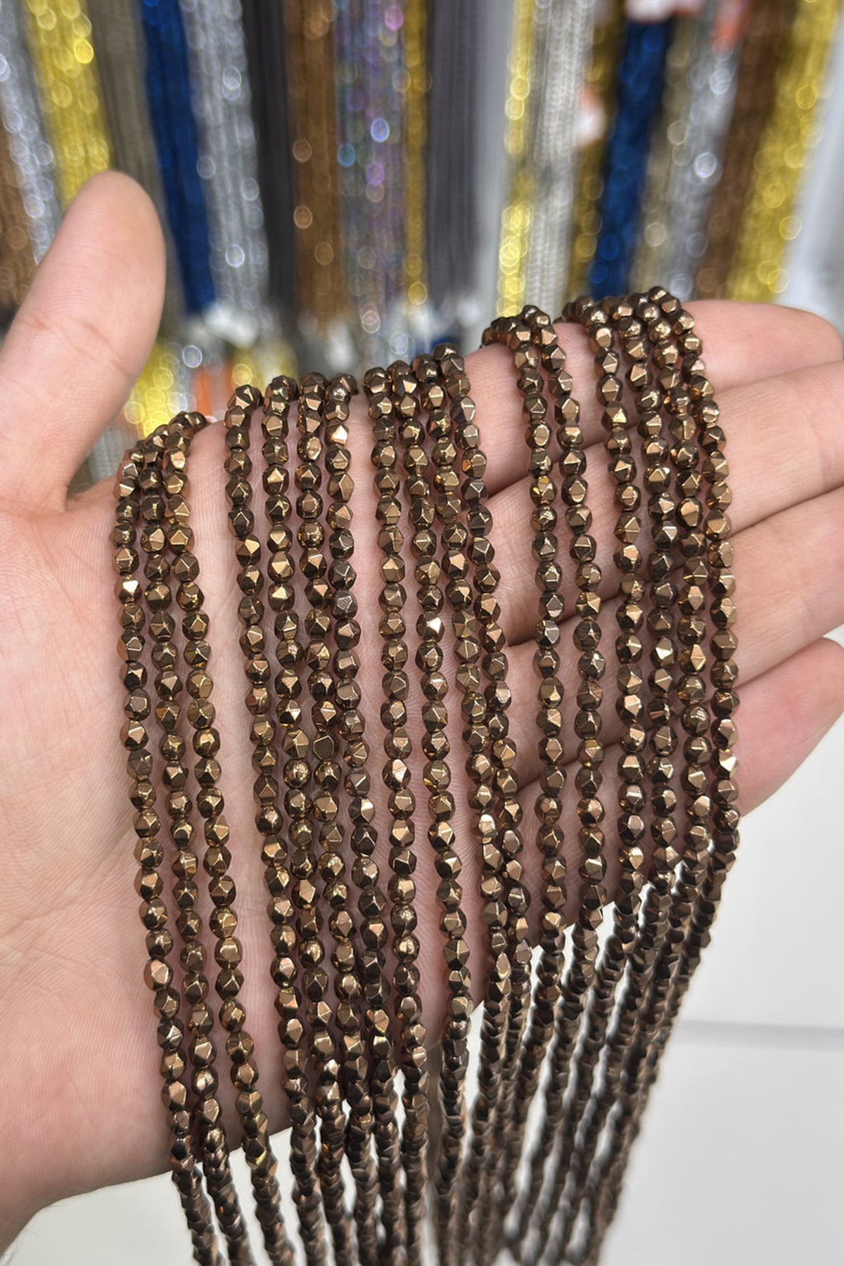Hematit Taşı Hegzagonal Kesim Parlak Kahverengi 4x4mm Doğal Taş Dizi