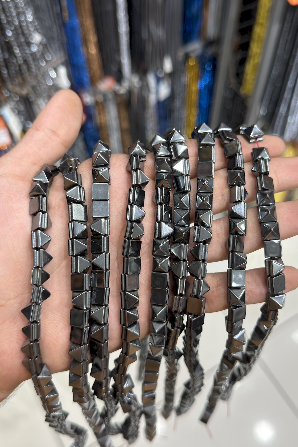 Hematit Taşı Kanallı Kesim Parlak Füme 8x8mm Doğal Taş Dizi
