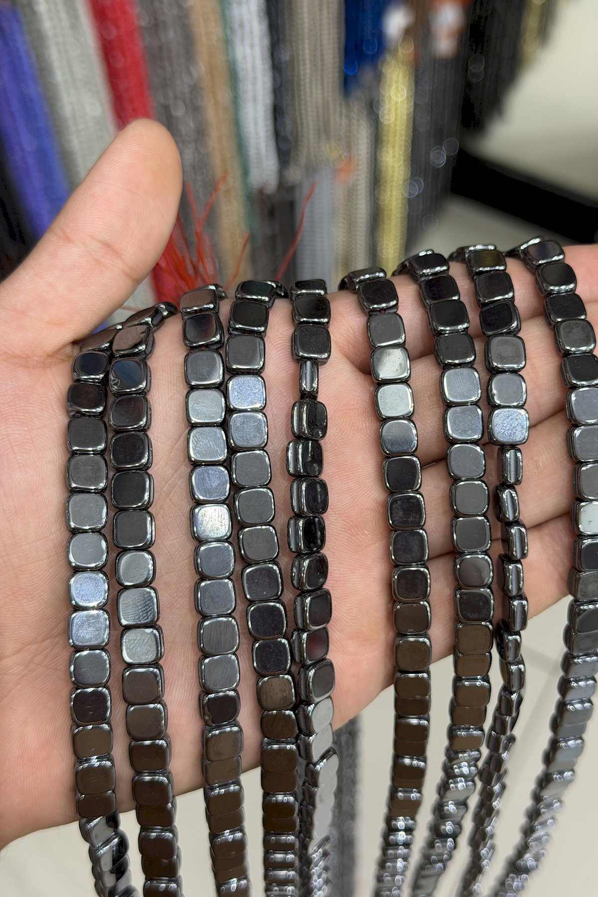 Hematit Taşı Kanallı Kesim Parlak Füme 8x8mm Doğal Taş Dizi